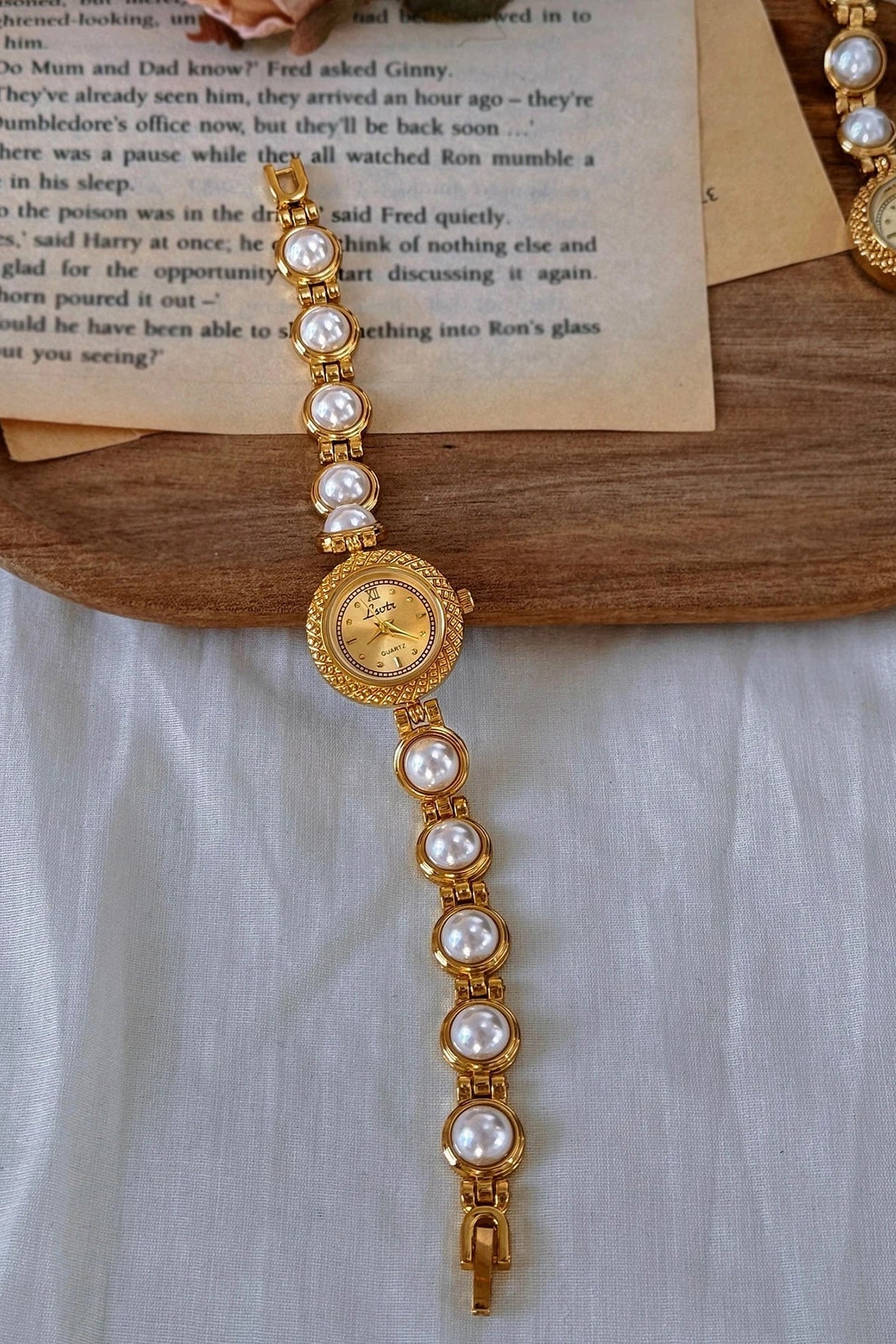 ZEYA - Anara Pearl Watch