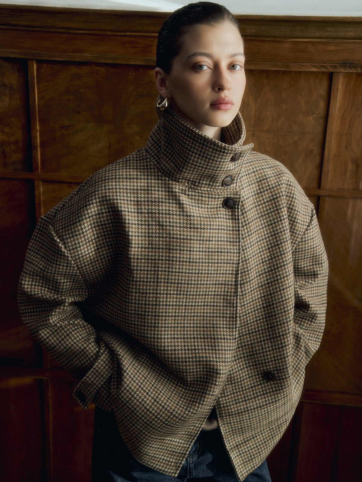 Amy Funnel Neck Houndstooth Short Jacket
